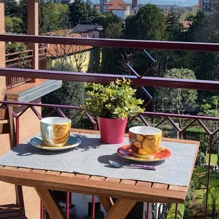 Incentrho Apartment