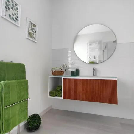 Incentrho Apartment *